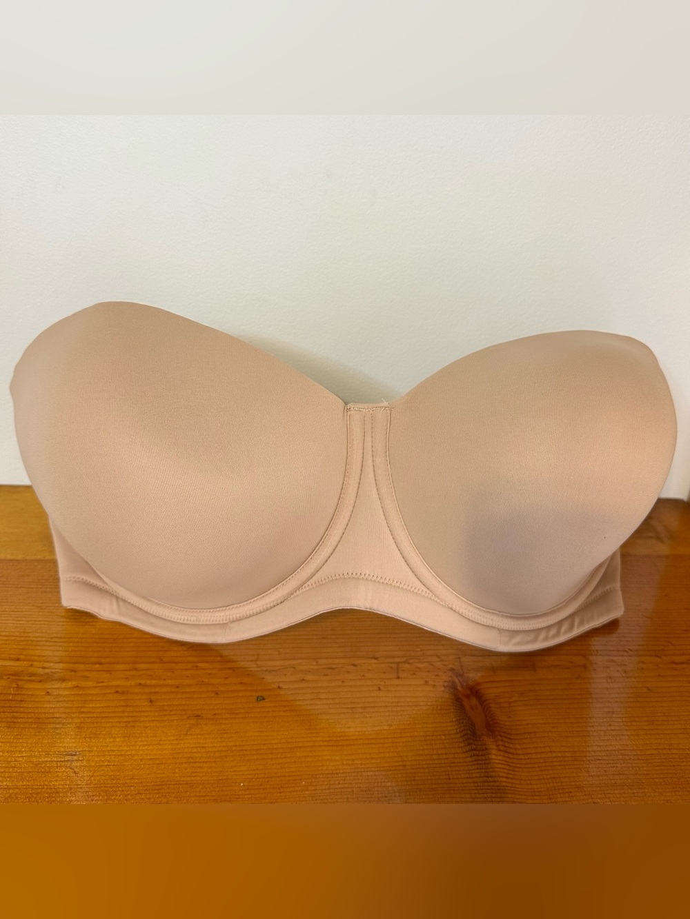 Wacoal Strapless Red Carpet Bra in Sand 38H Beige
